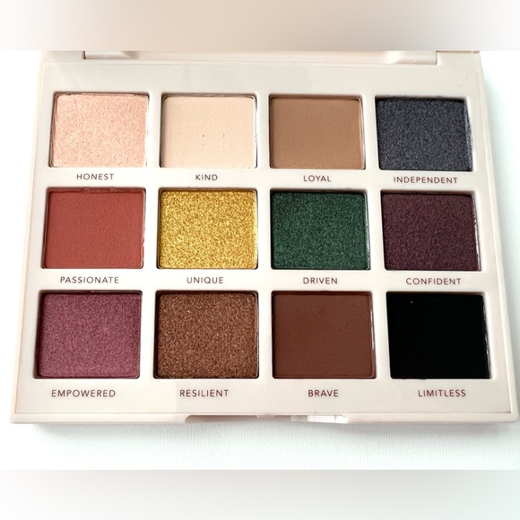 ❤️Persona Identity Two Eyeshadow Palette (New and Never Used) - Picture 4 of 6